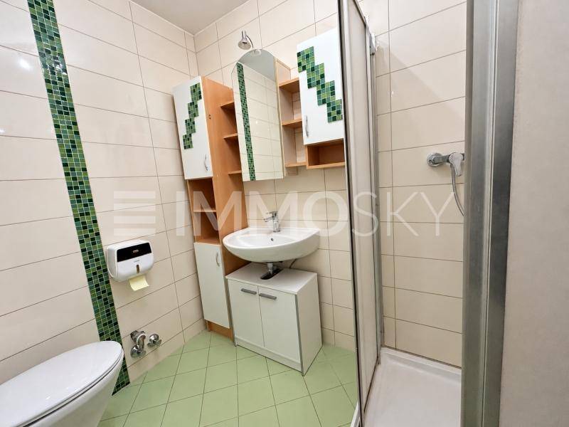 Bad mit WC und Dusche inkl. WMA