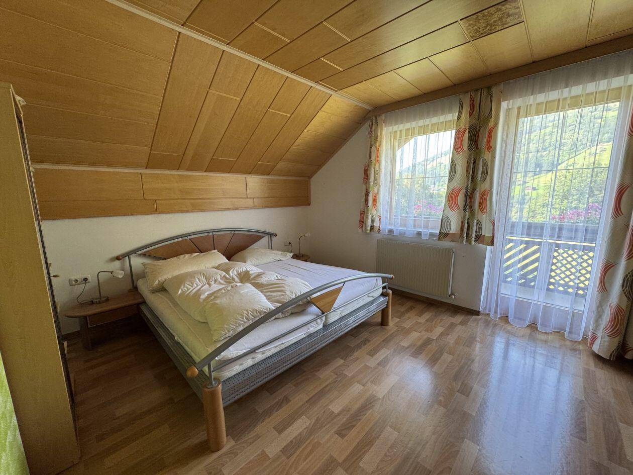 Zimmer 1 OG