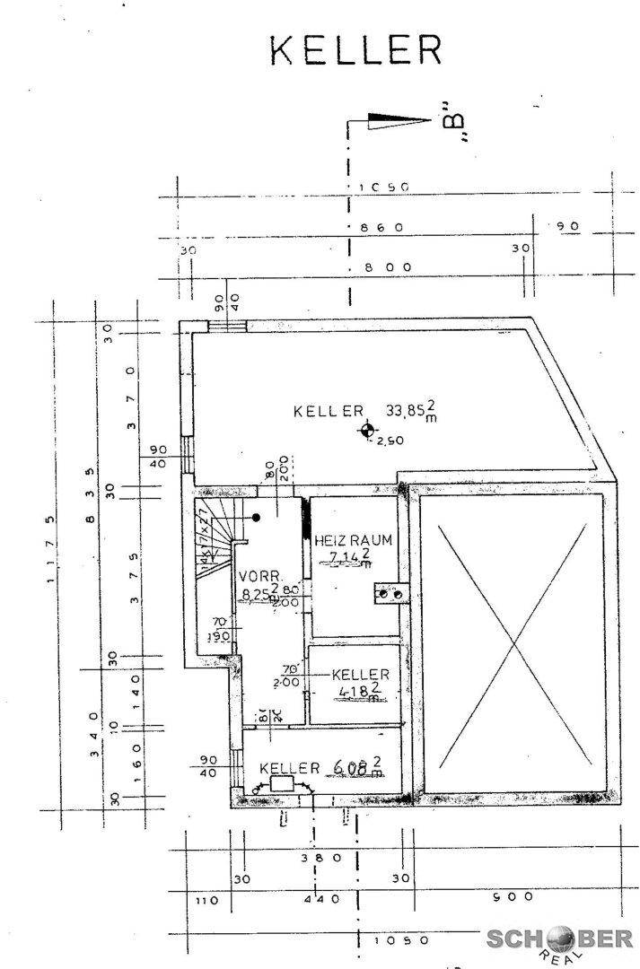 Grundriss des Kellers mit mehreren Kellerräumen, Heizraum und Treppenzugang.