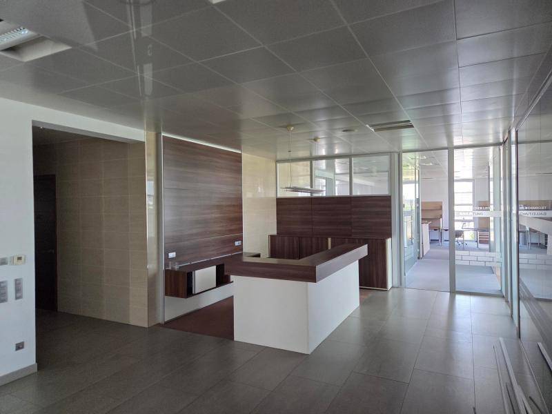Exklusive Bürofläche direkt an der A1 – 623 m², 34 Parkplätze, sofort bezugsbereit - Mehr