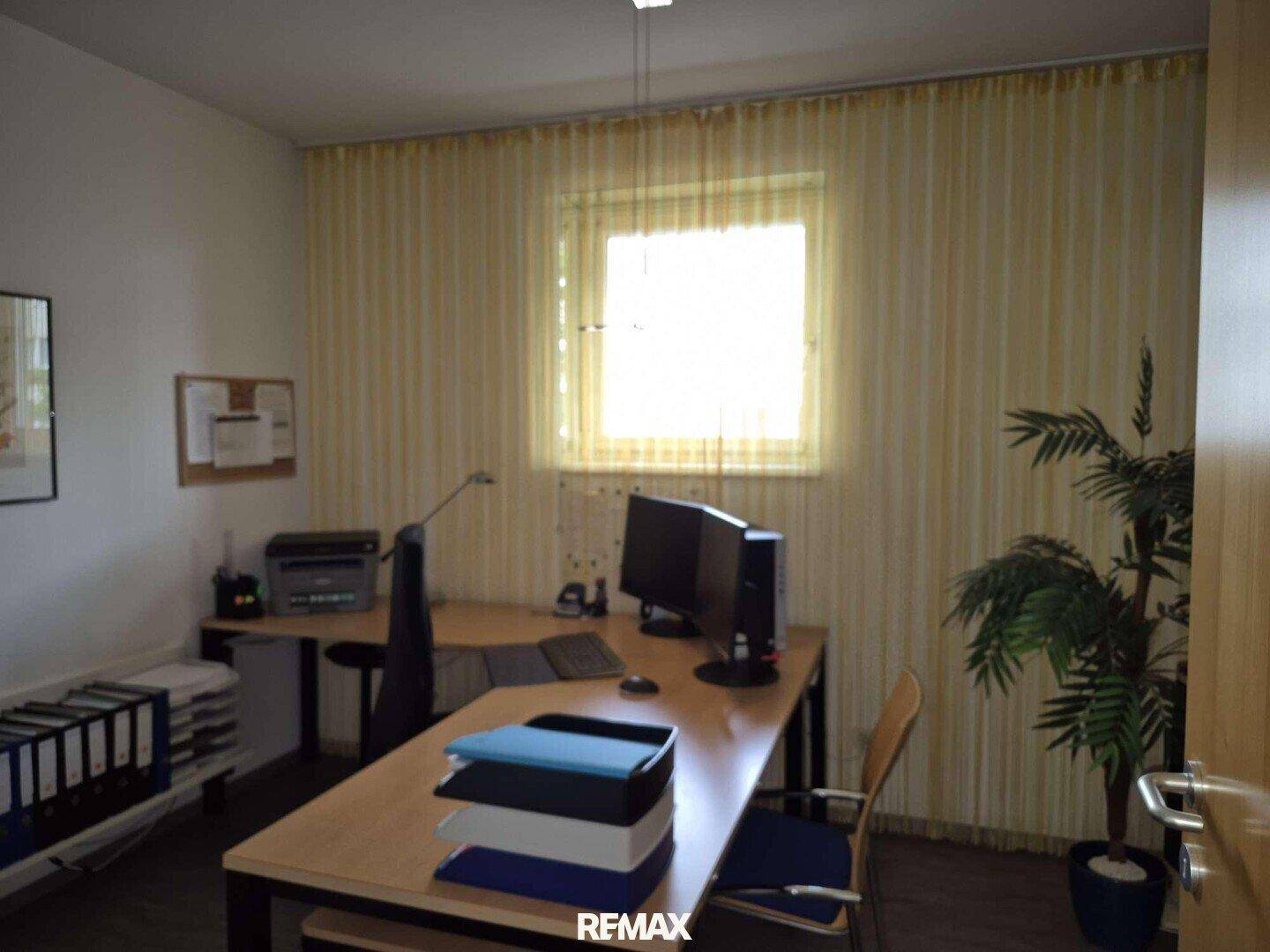 Büro (3)