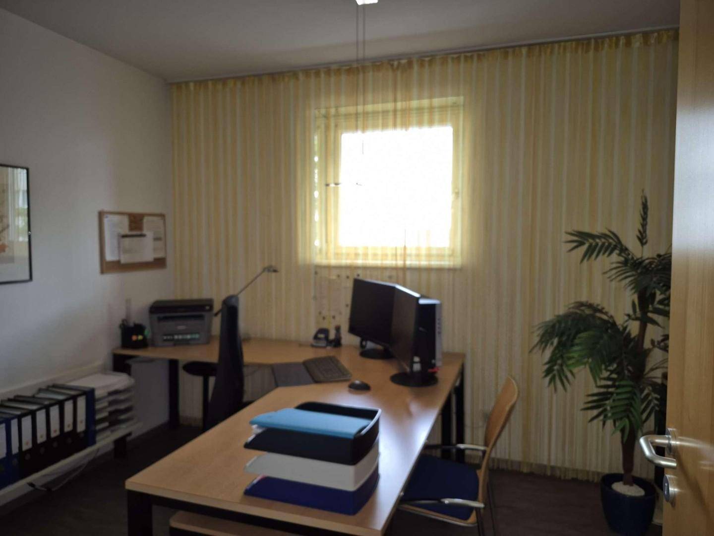 Büro (3)