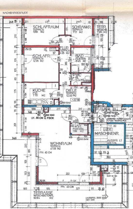 Detaillierter Grundriss einer Wohnung mit Schlafzimmern, Küche, Wohnraum und großzügiger Terrasse.