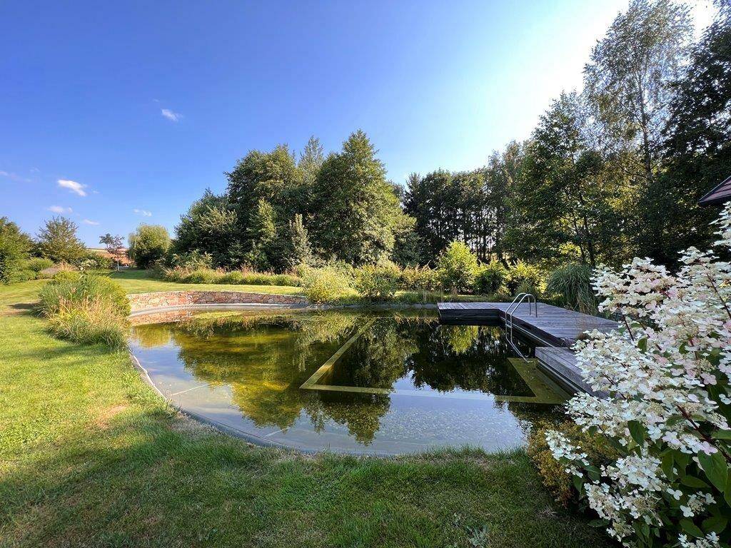 Exklusiv sanierter Vierkanthof mit idyllischem Innenhof und Naturgarten - Ansicht 6