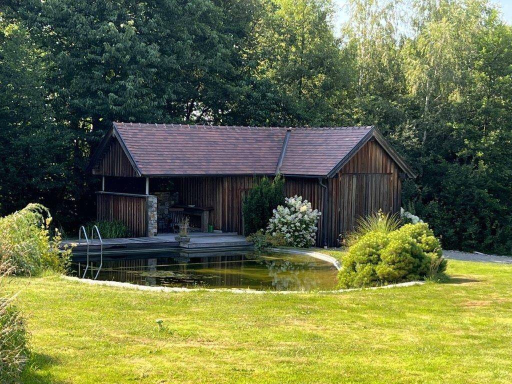Exklusiv sanierter Vierkanthof mit idyllischem Innenhof und Naturgarten - Ansicht 5