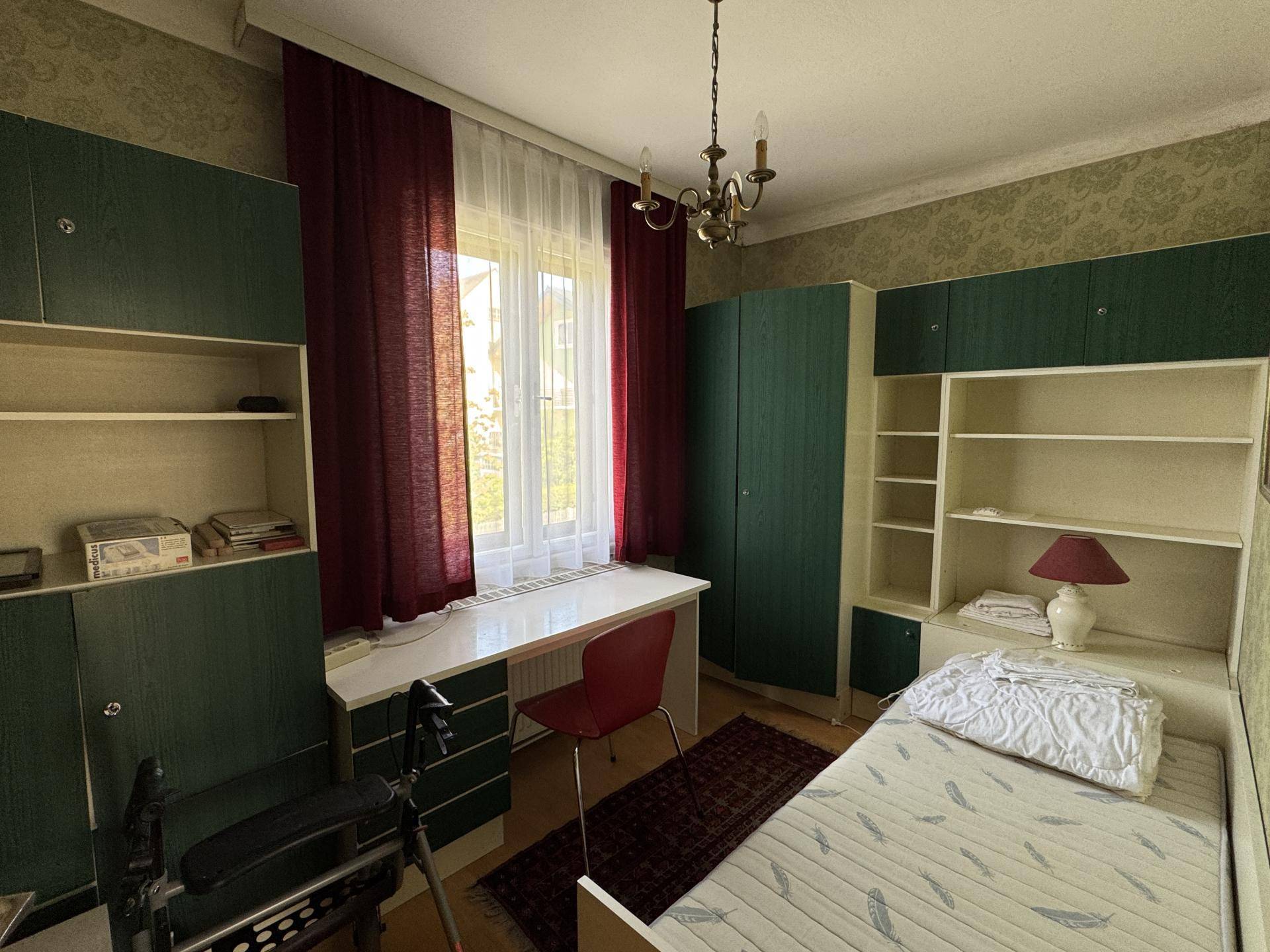 Zimmer 2 OG
