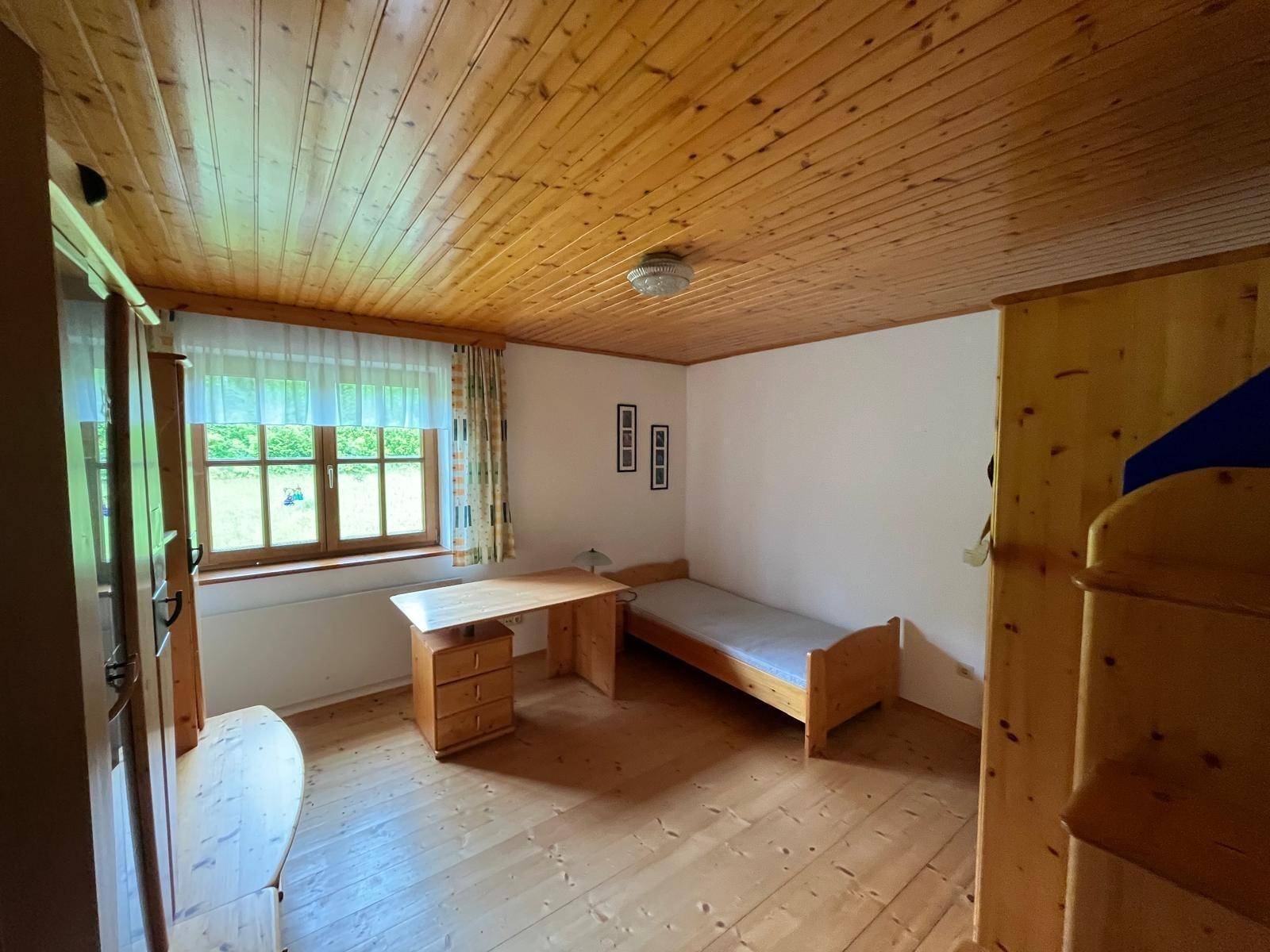 Zimmer 1 OG