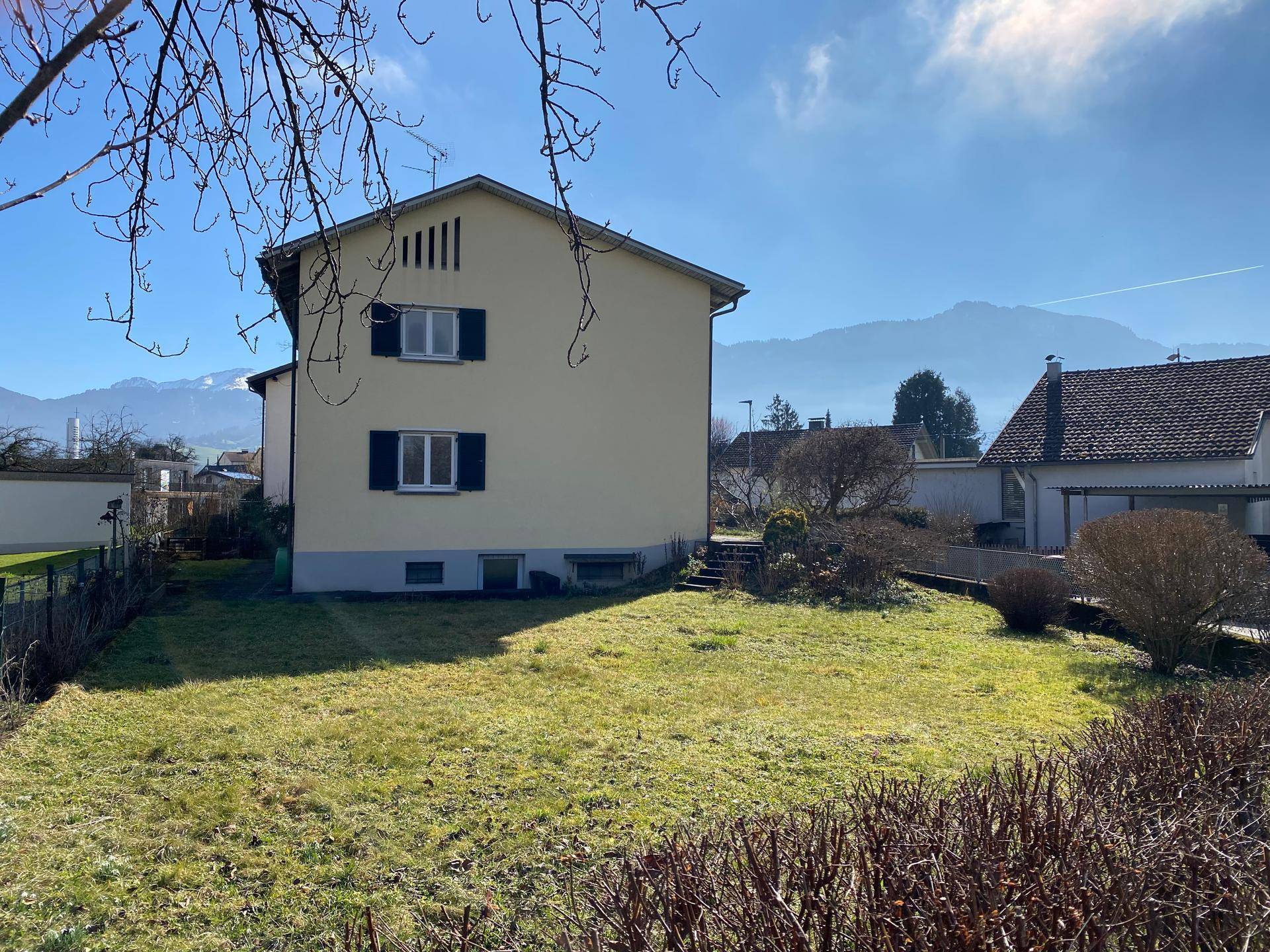 Sonniges Einfamilienhaus mit großem Garten und Dachterrasse in ruhiger Lage von Dornbirn – pohled 2