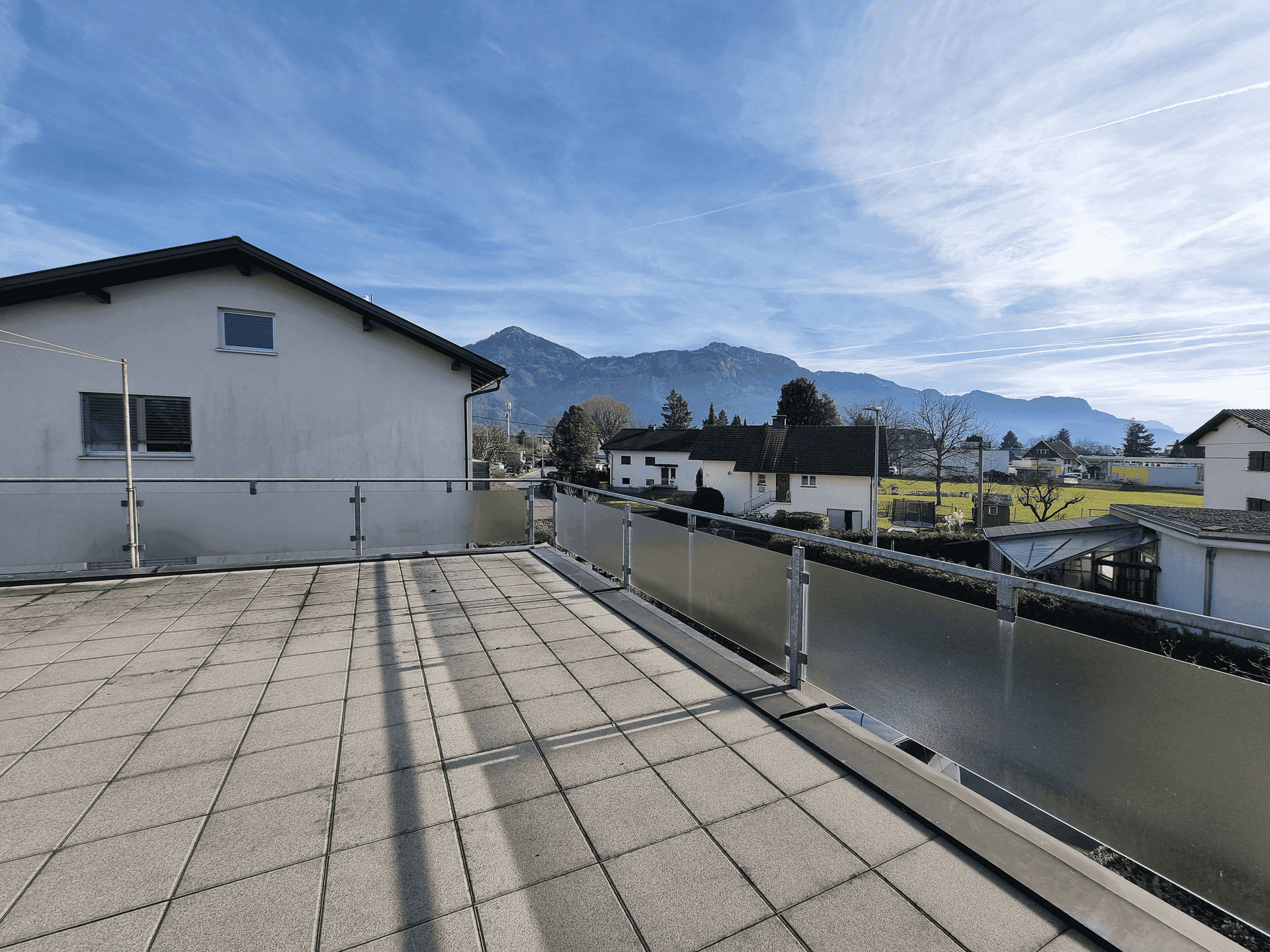 Sonniges Einfamilienhaus mit großem Garten und Dachterrasse in ruhiger Lage von Dornbirn – pohled 3