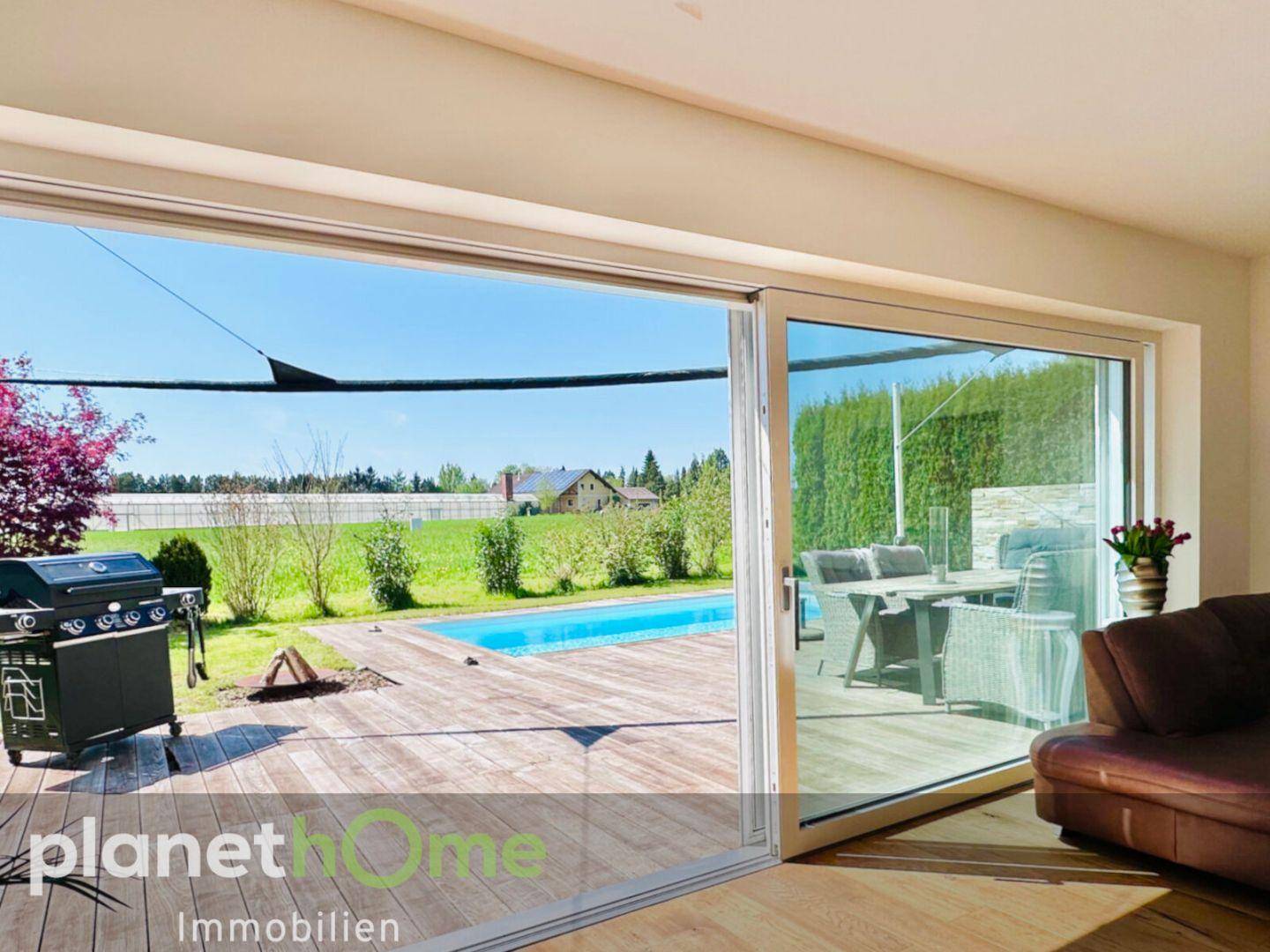 Wohnzimmer mit Panorama-Blick