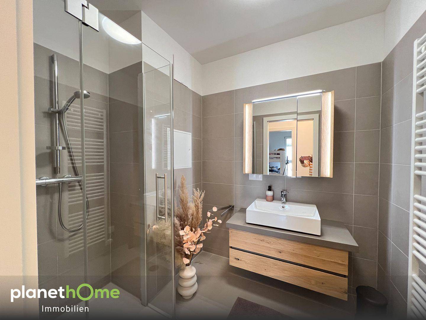 Badezimmer 1 mit Dusche