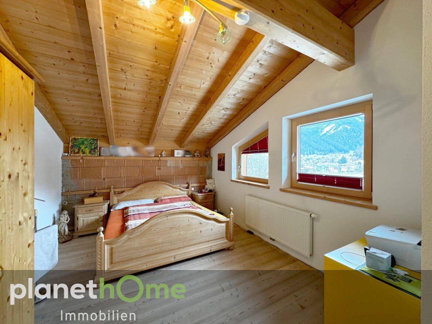 Schlafzimmer 1