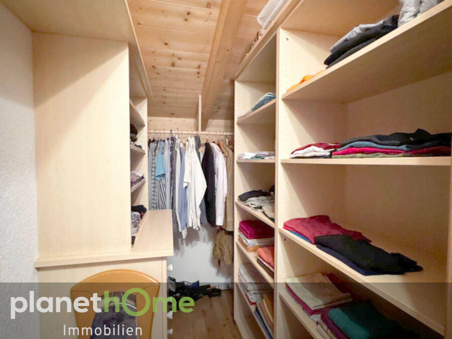 Begehbarer Schrank