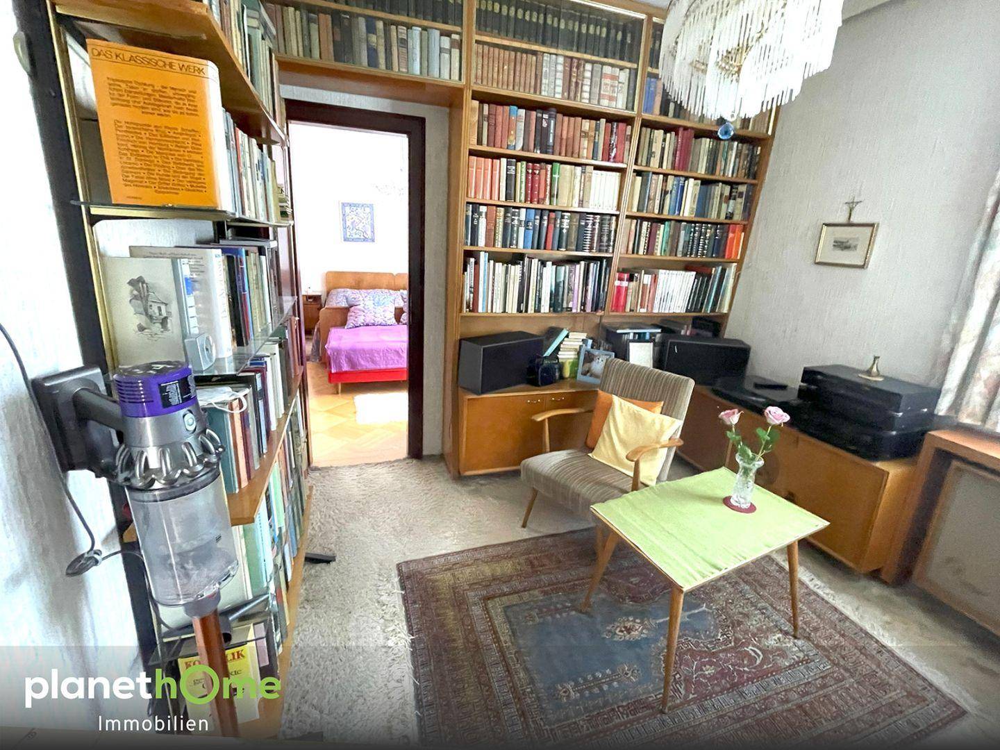 Bibliothek im OG