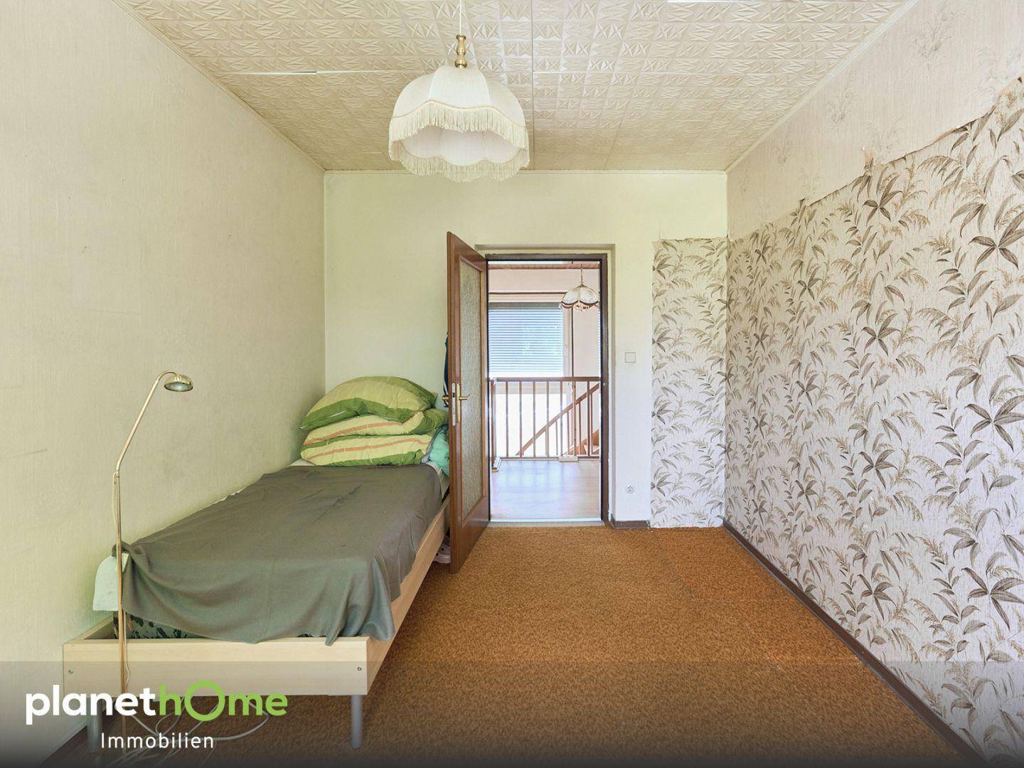 Schlafzimmer 2 b