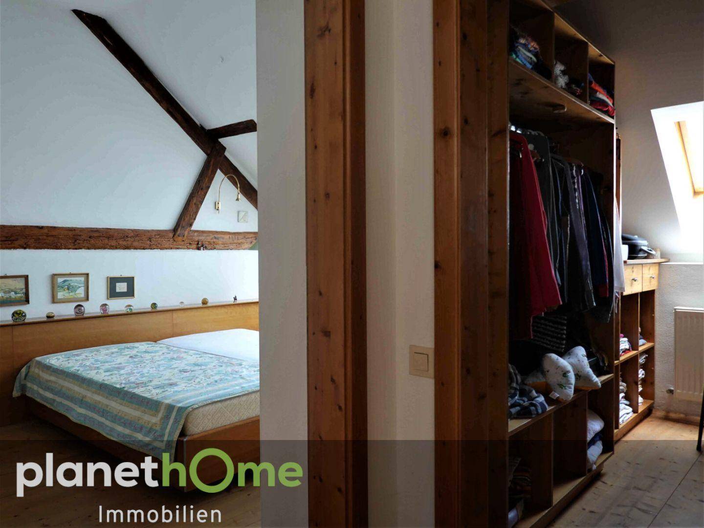 Schlafzimmer und Schrankraeume