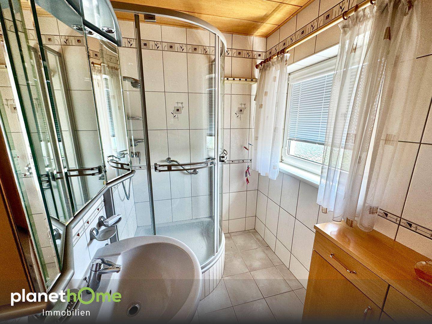 Bad mit Dusche