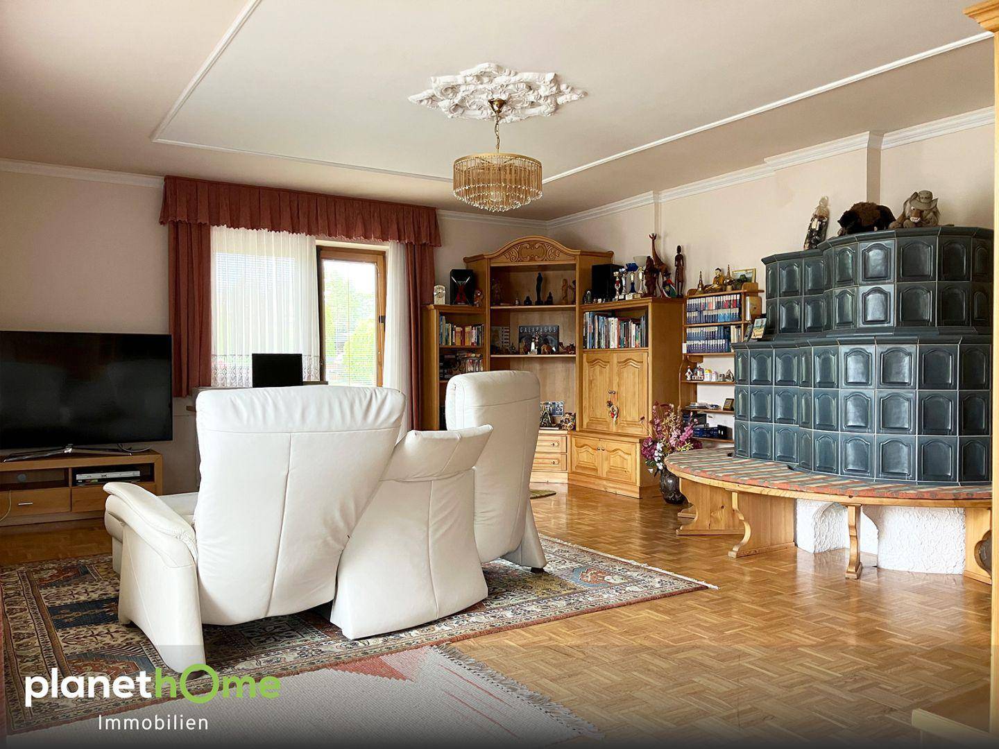 Wohnzimmer Kachelofen
