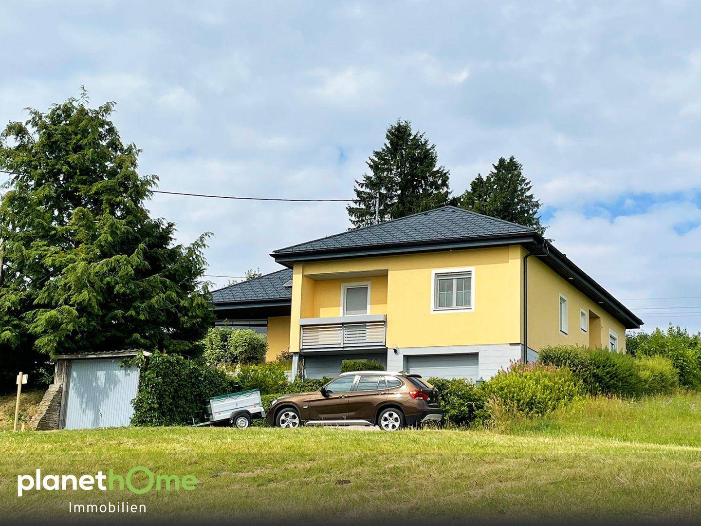 Haus mit Auffahrt