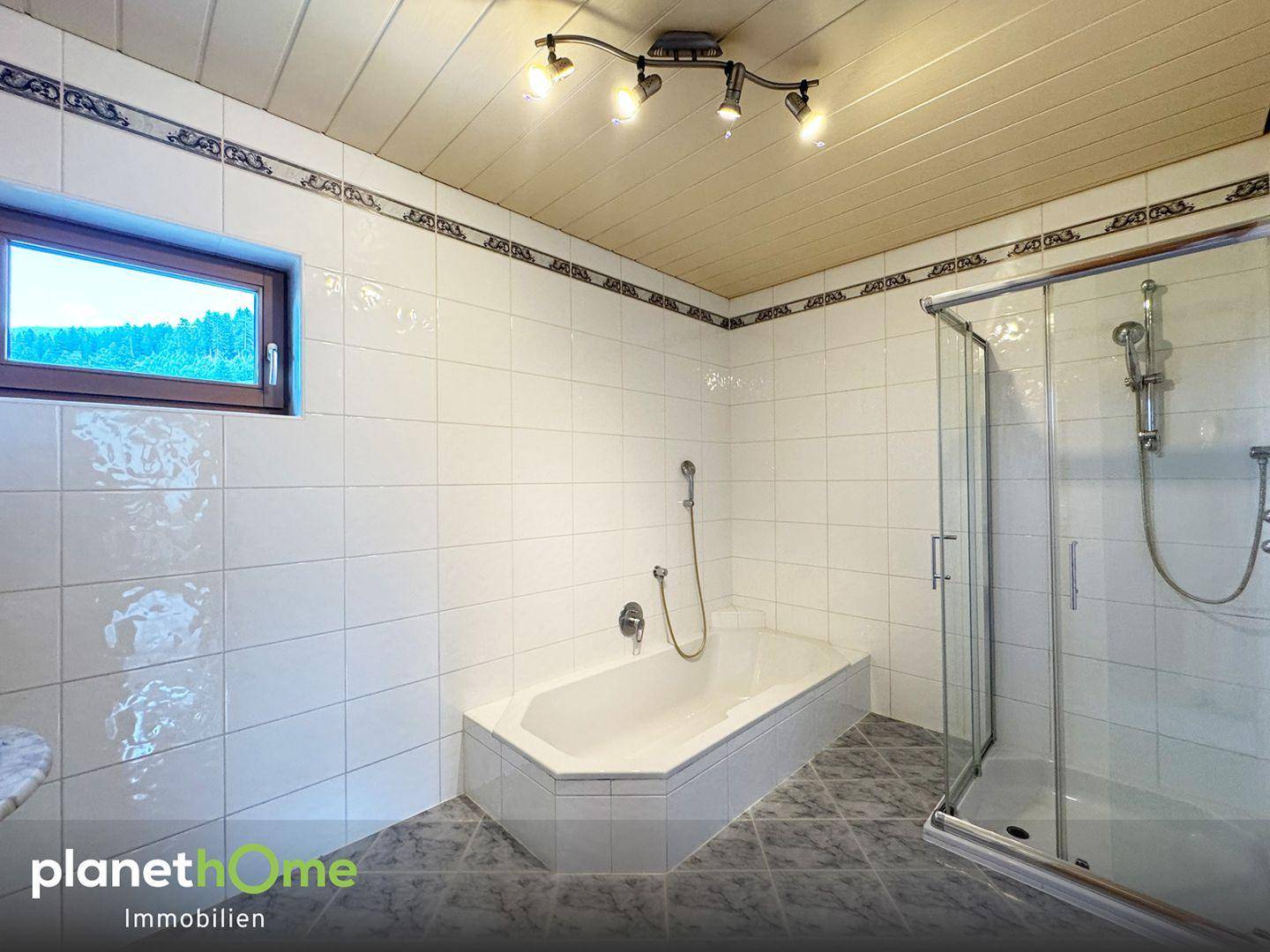 Badezimmer 2. OG