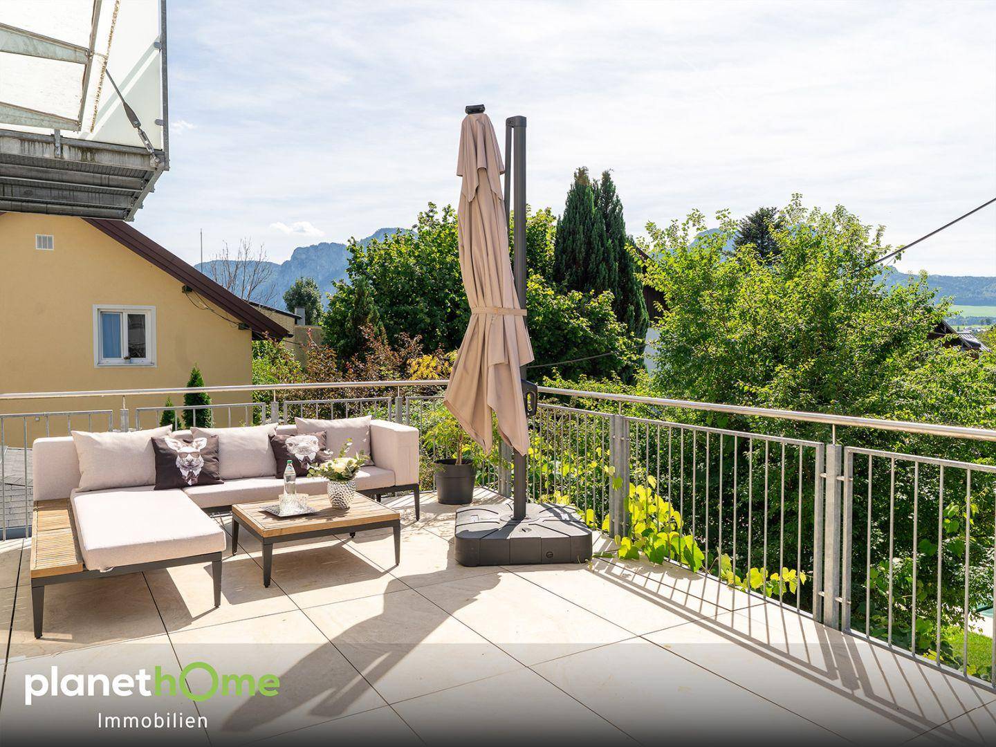 Terrasse mit Drachenwandblick