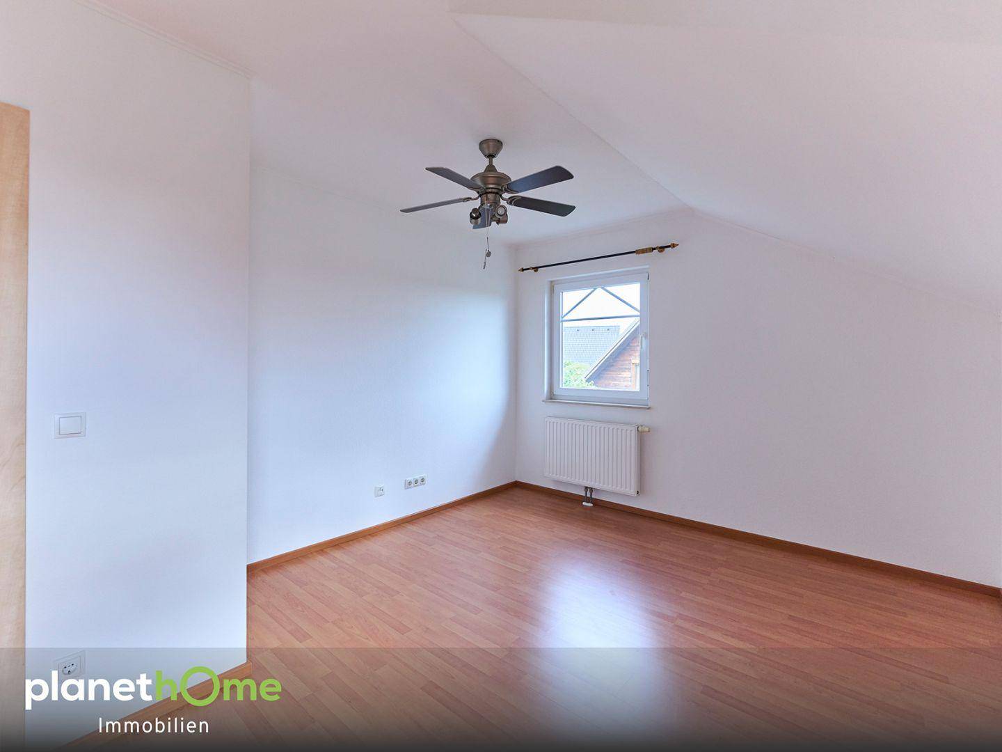 Zimmer 1 OG mit Balkon