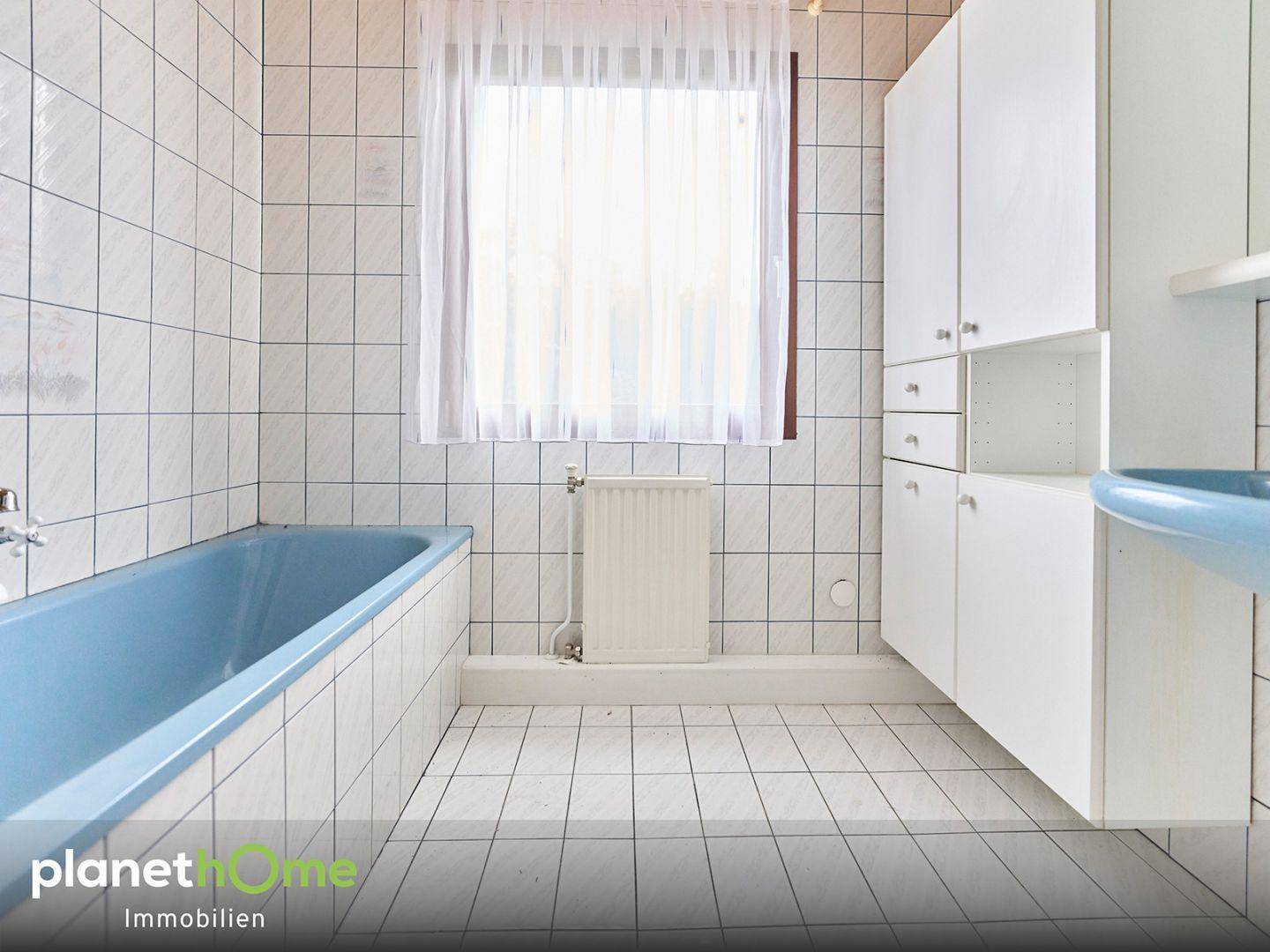 Bad mit Badewanne