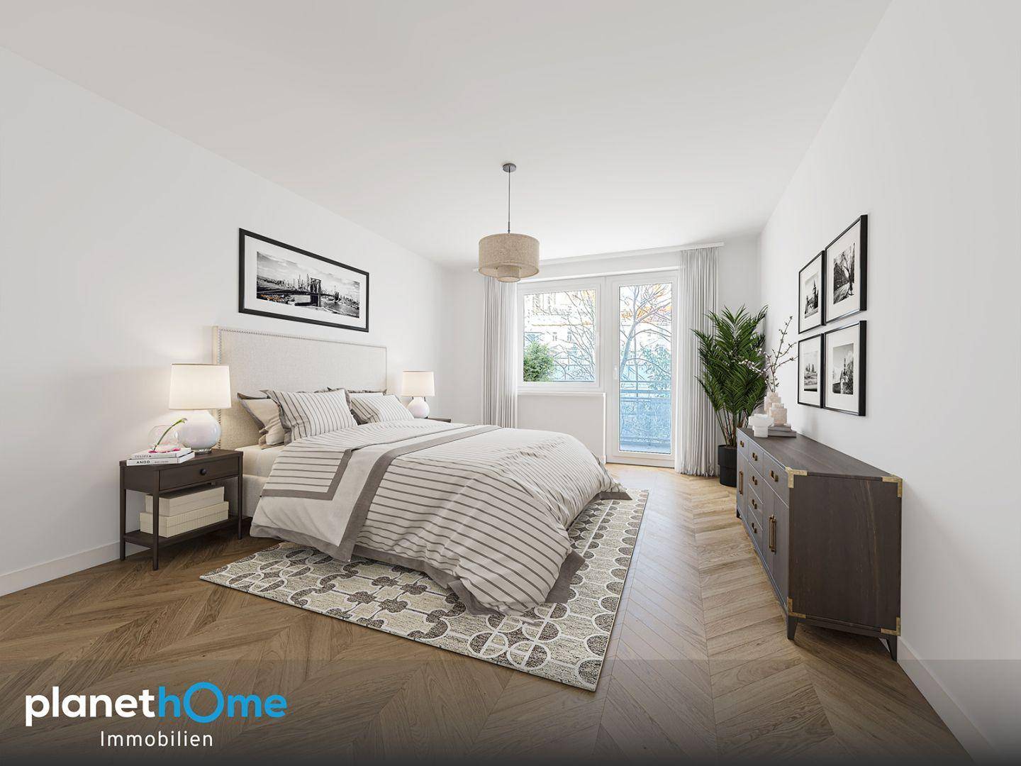 Virtuell inszeniertes Schlafzimmer mit Doppelbett, Parkettboden und Zugang zu einem Balkon.