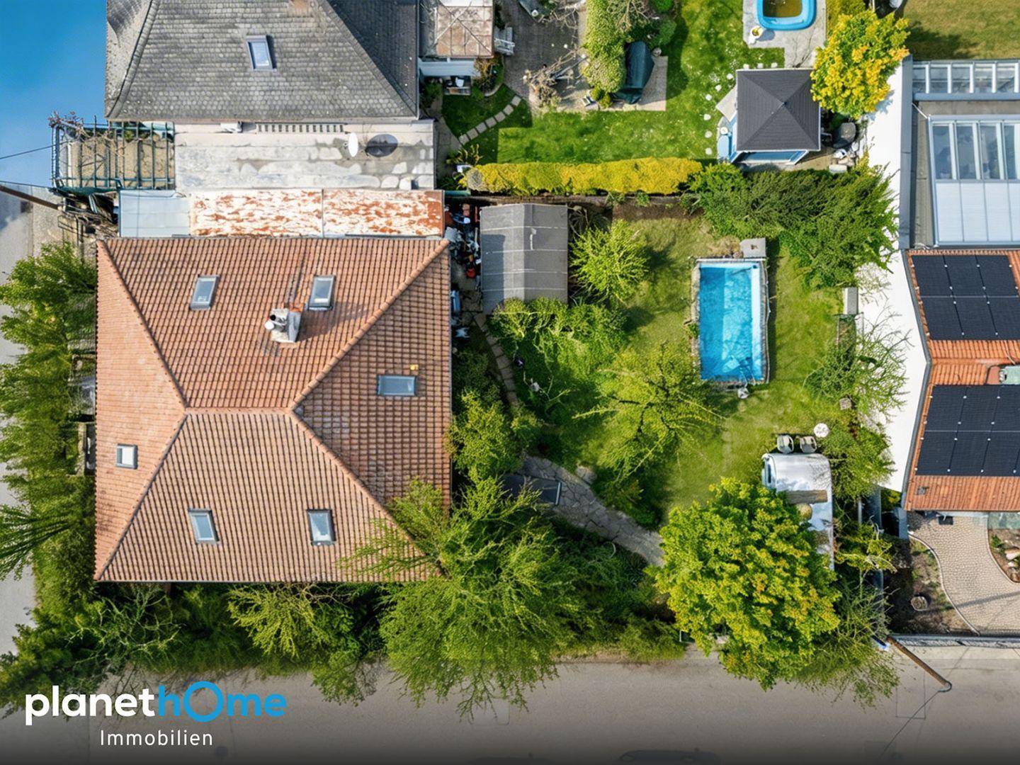 Einfamilienhaus mit Potential und Pool – pohled 4
