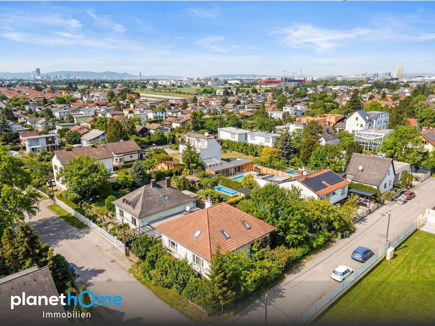 Einfamilienhaus mit Potential und Pool – pohled 3