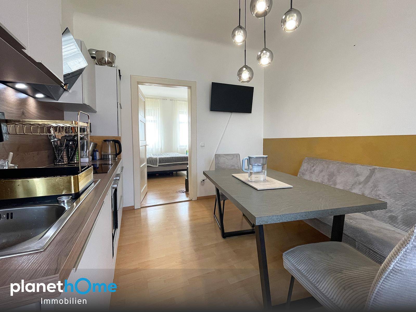 Altbau-Liebhaber aufgepasst: Zentrale Wohnung mit Flair steht für Sie bereit! - Ansicht 4