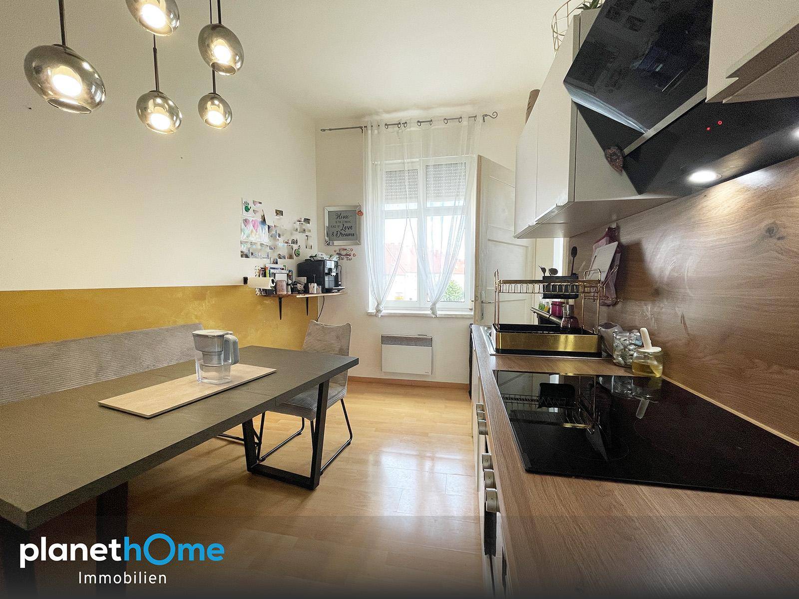Altbau-Liebhaber aufgepasst: Zentrale Wohnung mit Flair steht für Sie bereit! - Ansicht 3
