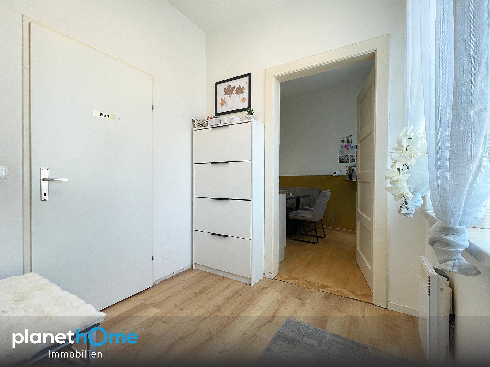 Altbau-Liebhaber aufgepasst: Zentrale Wohnung mit Flair steht für Sie bereit! - Ansicht 2