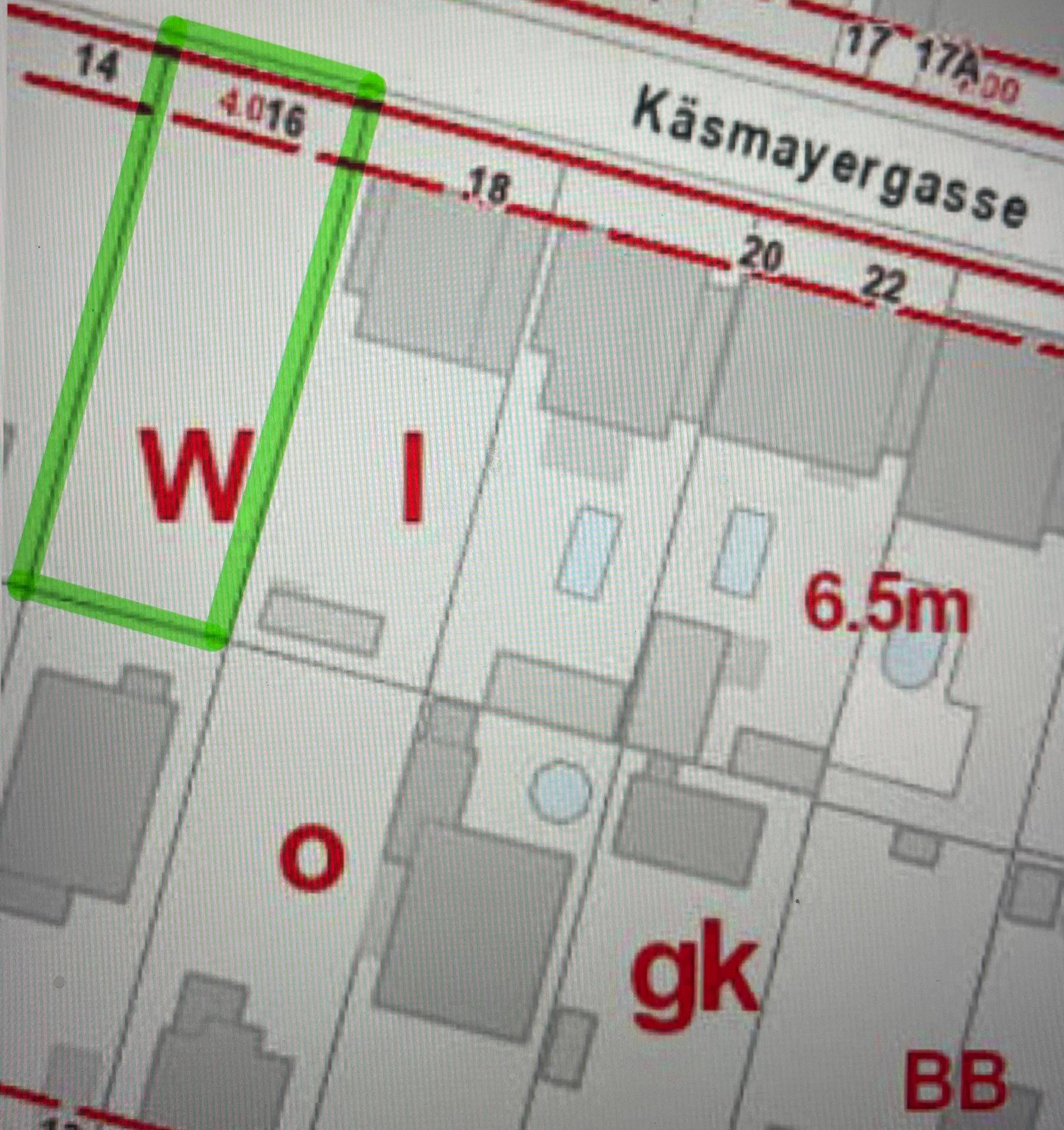 Katasterplan mit hervorgehobenem Grundstück und angrenzenden Straßen und Gebäuden.