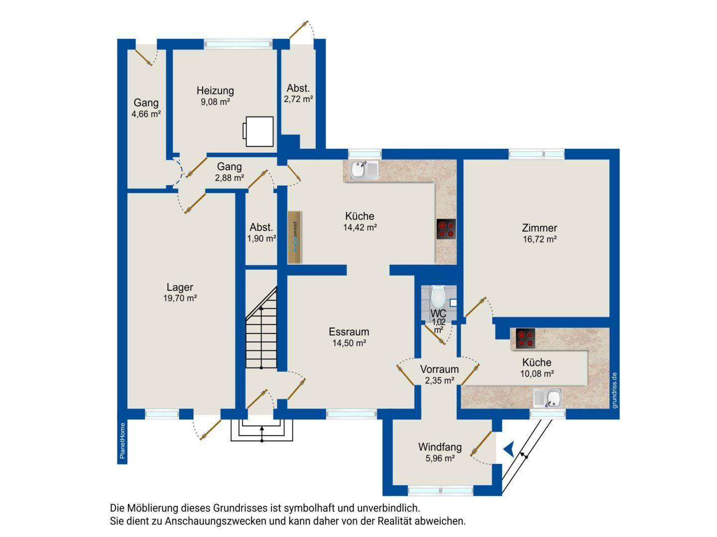Grundriss des Erdgeschosses mit Küche, Essraum, Zimmer, WC und weiteren Funktionsräumen.