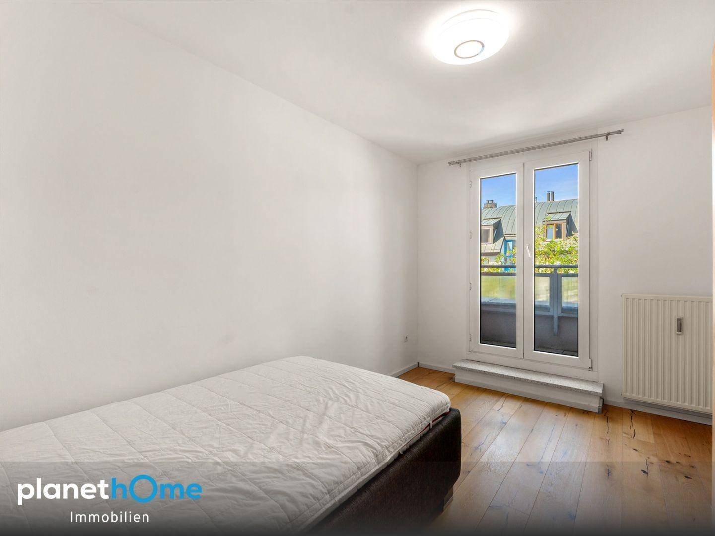 Schlafzimmer mit Balkon