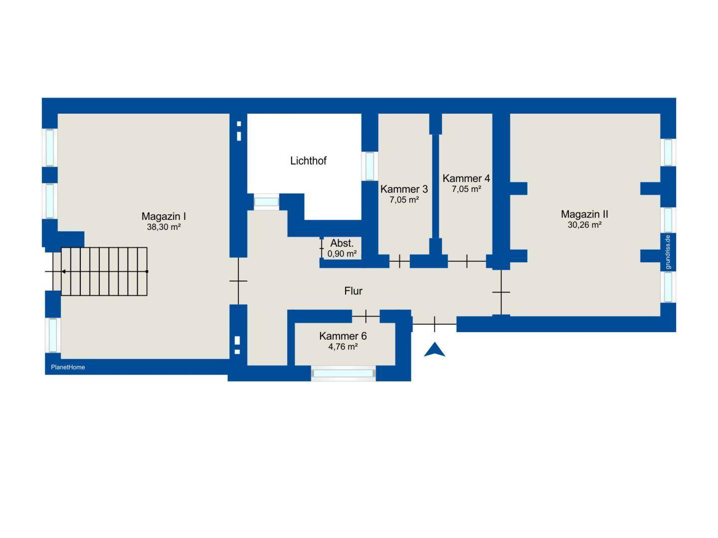 Grundriss einer Etage mit Magazinen, Kammern, Flur und Lichthof.