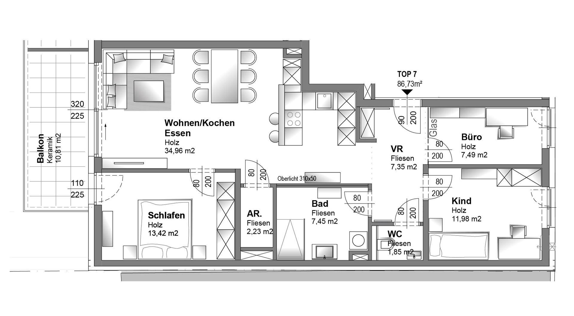 Detaillierter Grundriss einer Wohnung mit Wohn-Essbereich, Schlafzimmer, Büro und Balkon.