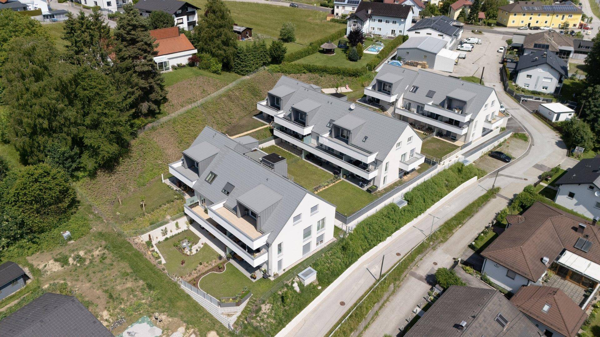 Sonniges Wohnen über der Nebelgrenze – Nachhaltig &amp; komfortabel dank Wärmepumpe mit Tiefenbohrung und Kühlfunktion - Mehr