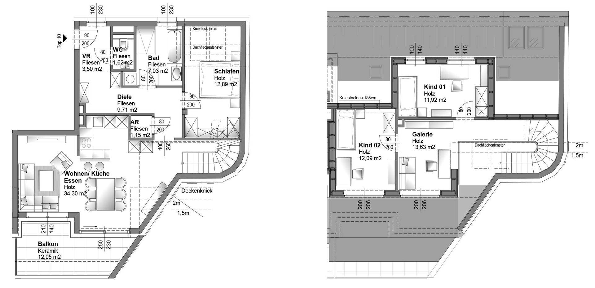 Grundrissplan zeigt zwei Ebenen mit Wohnbereich, Schlafzimmern und Balkon.