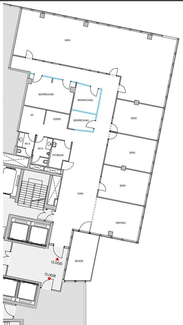 Grundrissplan einer Büroetage mit Empfang, Besprechungsräumen, Einzelbüros und Balkon.