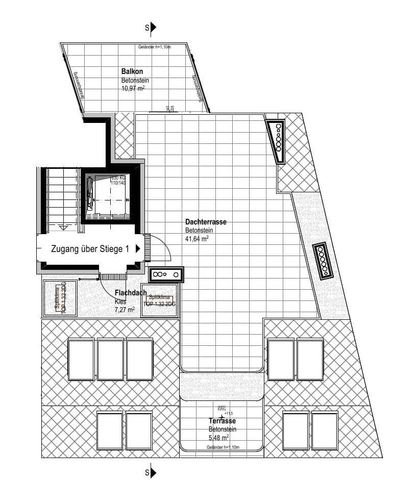 Grundriss der Dachterrasse und des Balkons mit Zugang über Stiege 1.
