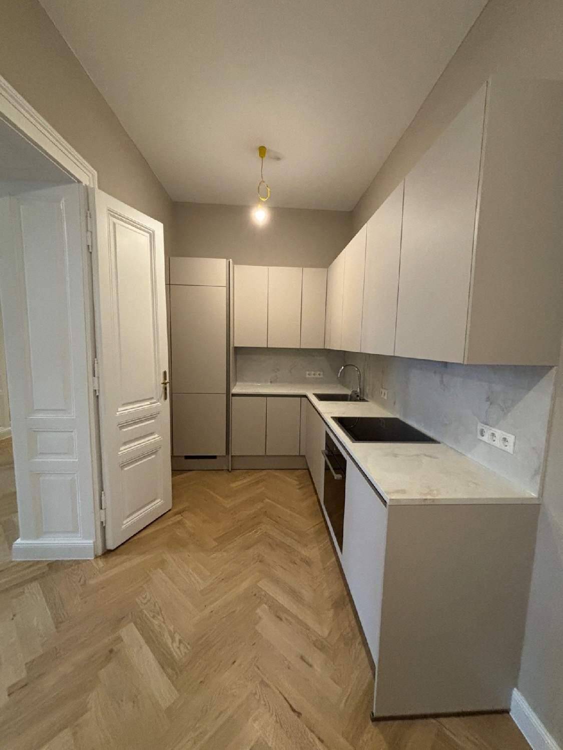 Stilvolle, neu sanierte Altbauwohnung mit Loggia im Servitenviertel - Ansicht 3