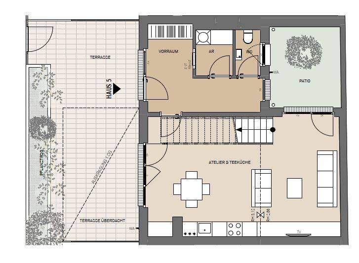 Grundriss des Erdgeschosses mit Terrasse, Patio, Atelier und Teeküche.