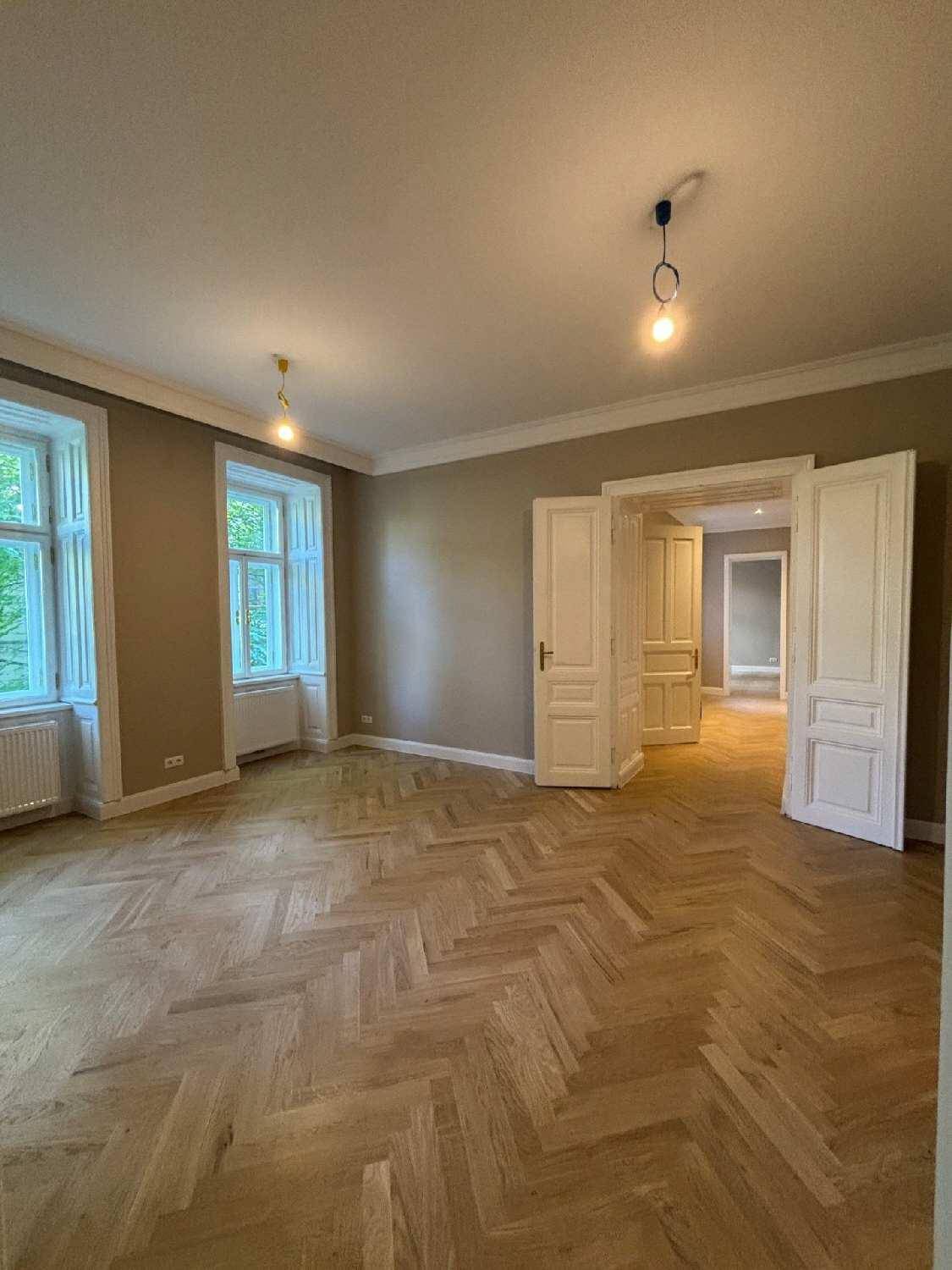 Stilvolle, neu sanierte Altbauwohnung mit Loggia im Servitenviertel - Ansicht 4