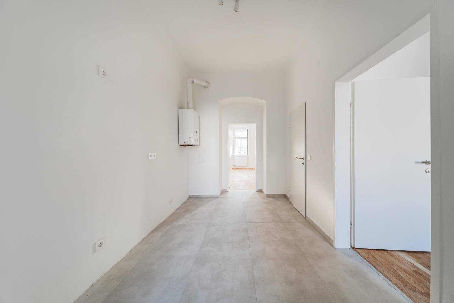 Klassische 2-Zimmer Altbau Wohnung am Meiselmarkt - Mehr