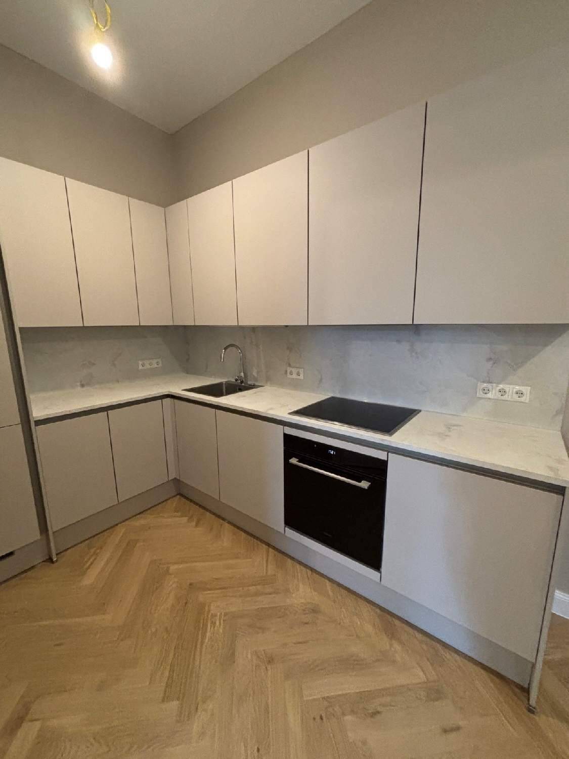 Stilvolle, neu sanierte Altbauwohnung mit Loggia im Servitenviertel - Ansicht 2