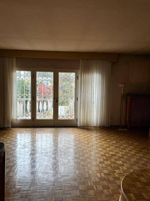 Verborgenes Juwel: Sanierungsbedürftige Stadtvilla in Traumlage mit Potenzial! - Ansicht 2