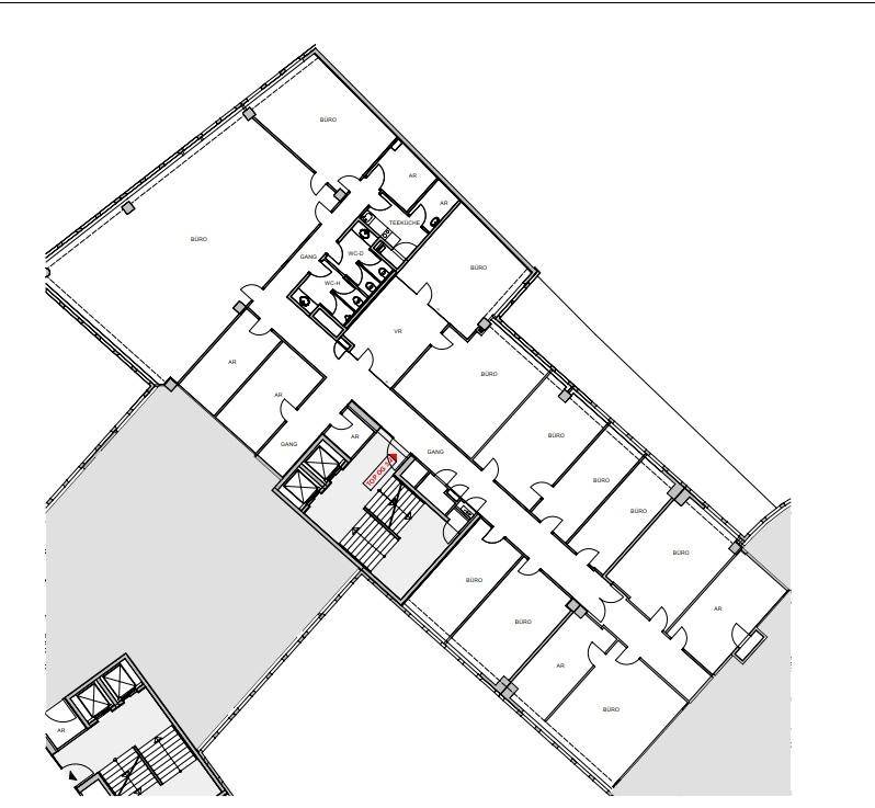 Detaillierter Grundriss eines Bürogeschosses mit mehreren Büroräumen und Sanitärbereichen.