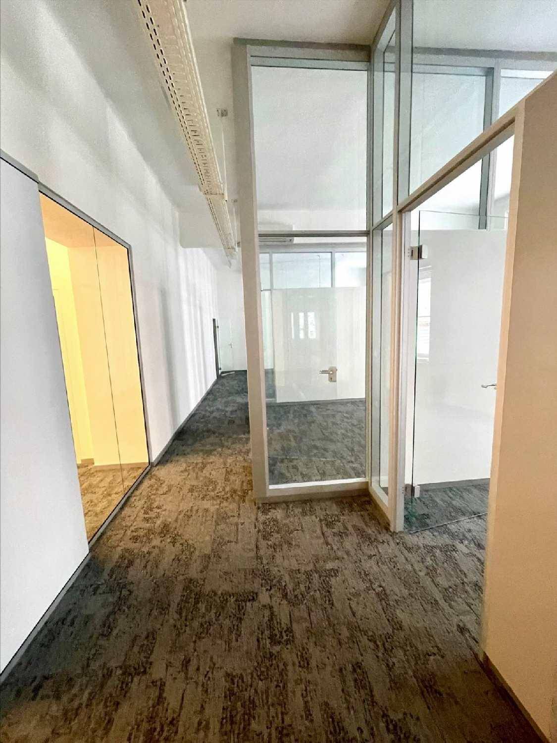 Processed-906BBB81-E